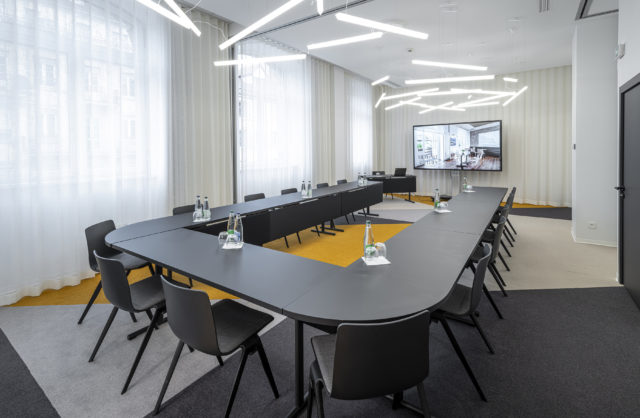 salle disposée en style U